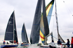 DSC0782.Dont-go-in-there-meets-coming-up-meets-starboard-meets-gimmee-room.PHRF-Class-4-Start