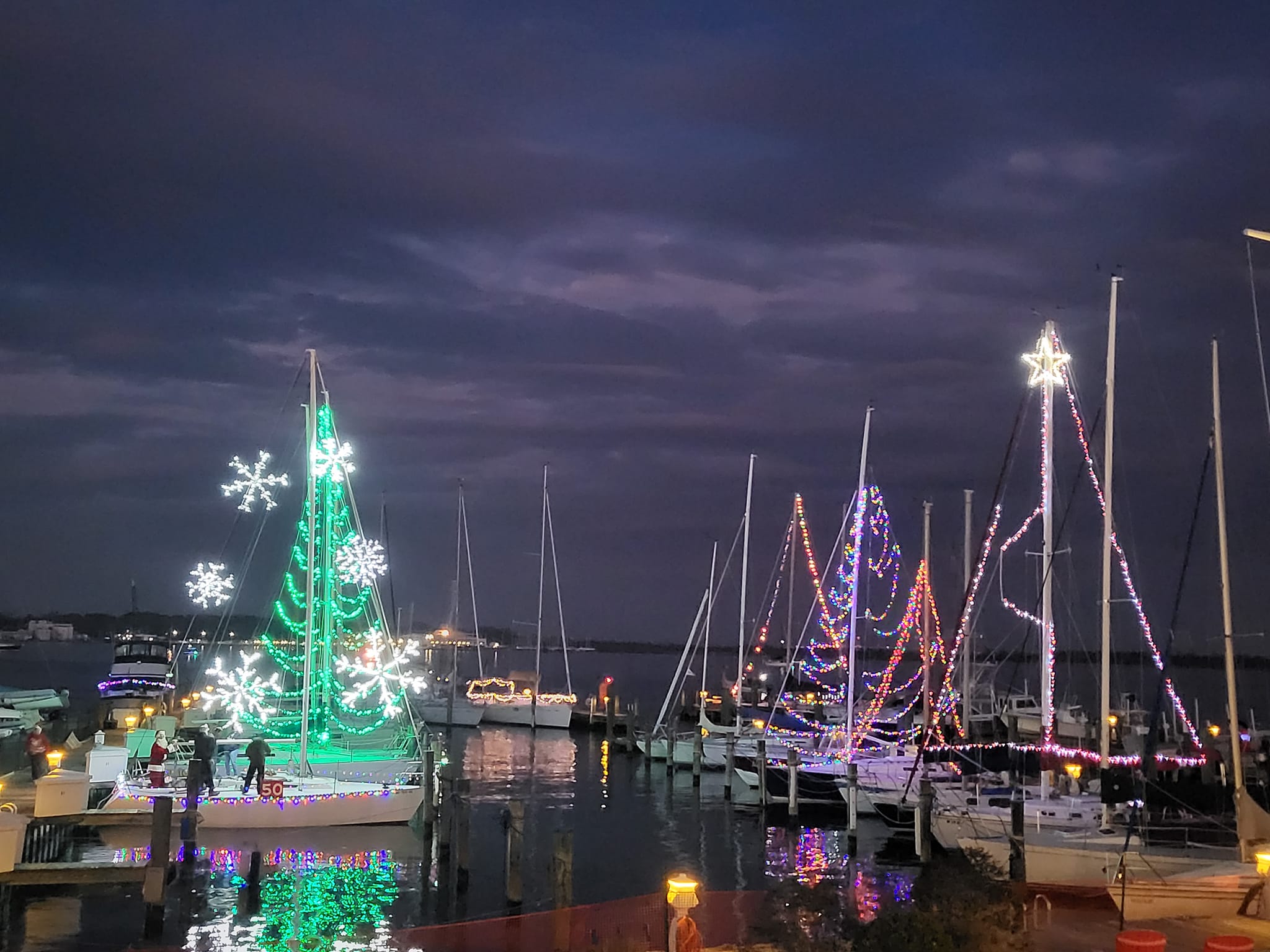 annapolis yacht club light parade